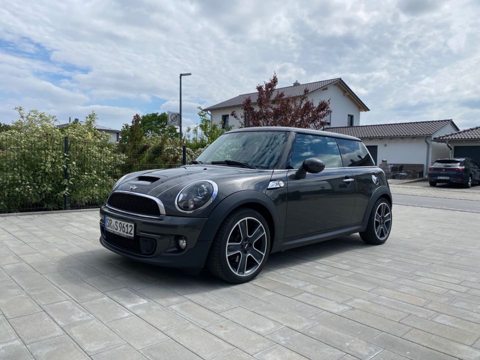 Mini Cooper SD Xenon/Navi/Alcantara/PDC in Rain Niederbay