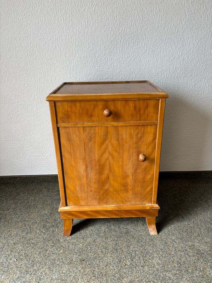 Vintage Nachtschrank in Gebhardshain