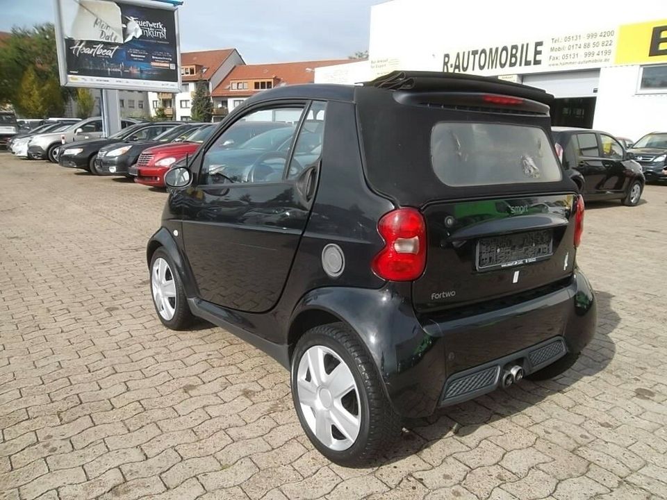 Smart ForTwo AUTOM CABRIO SERVO TÜV 10.25 ALU KLIMAANL in Garbsen