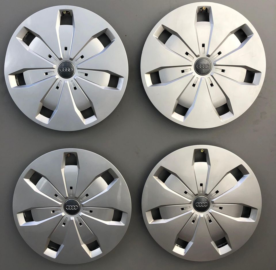 4 ORIGINAL 16" RADKAPPEN AUDI A3 A4 Q2 16 ZOLL RADBLENENDEN #1A3G in Bad Tölz