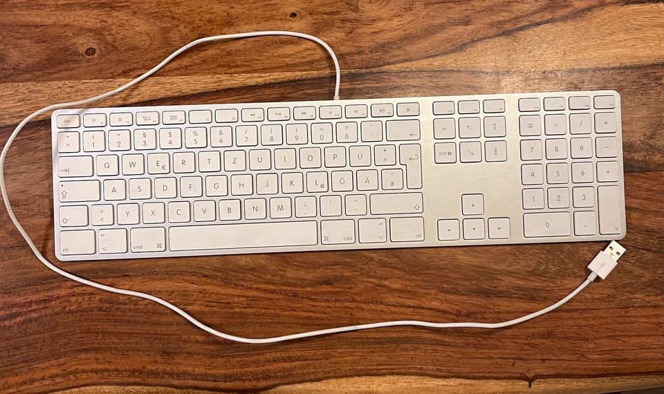 Apple Keyboard Tastatur USB Weiß in Berlin