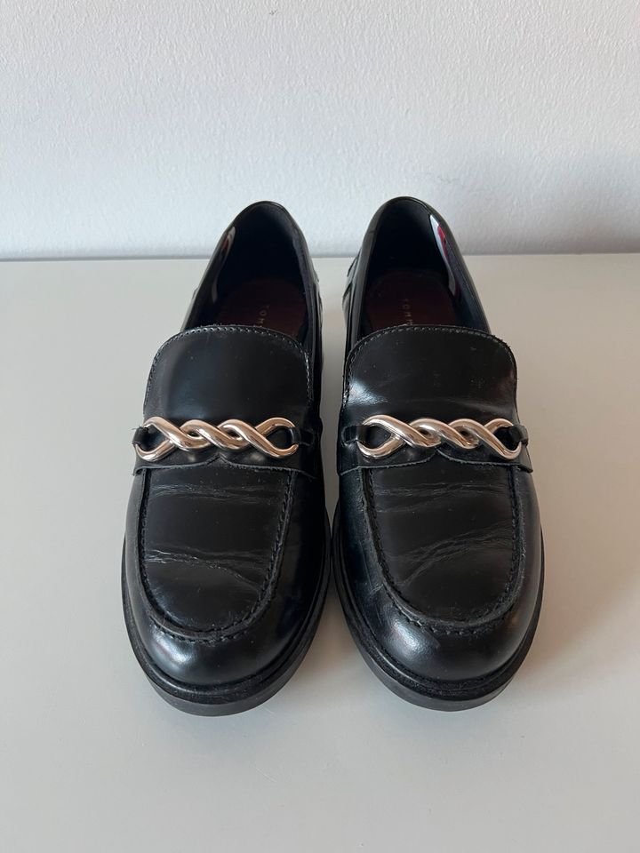 Tommy Hilfiger Loafer Gr. 39 in Seevetal