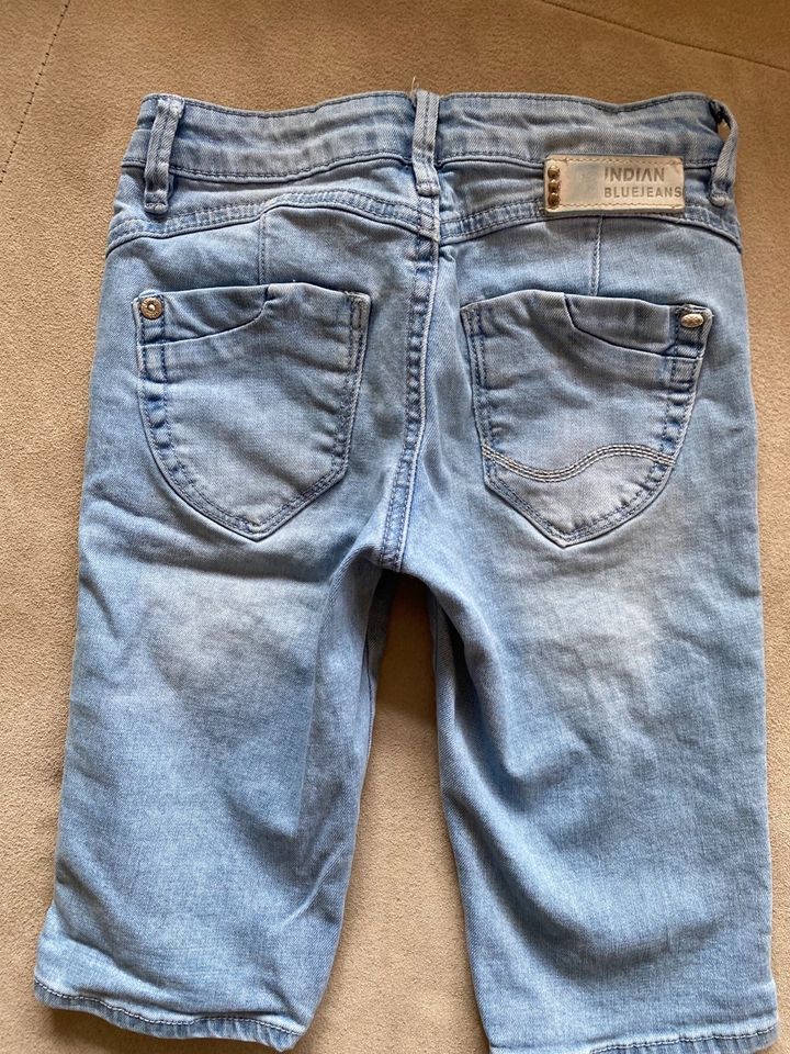 INDIAN BLUE JEANS Jeans Bermuda Gr. 134 in Reichersbeuern