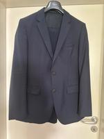 Boss Hugo Anzug Abiball Blazer Hose Schurwolle blau 48 hoher NP Schleswig-Holstein - Lübeck Vorschau