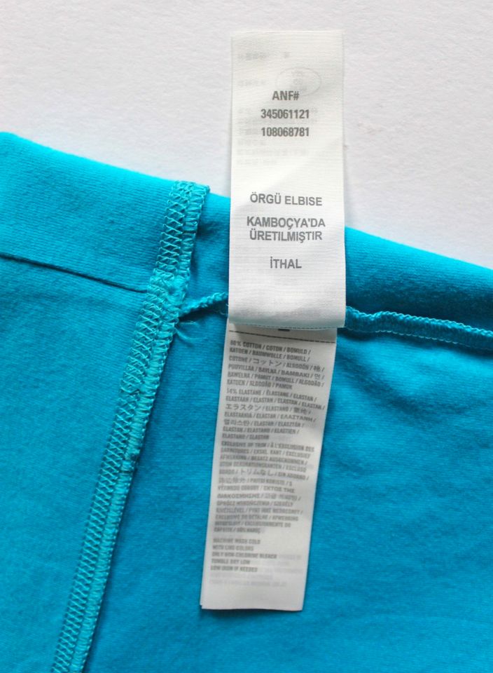 Hollister Cotton Stretch Shorts eng mit Umschlagbund türkis Gr.S in Hamburg
