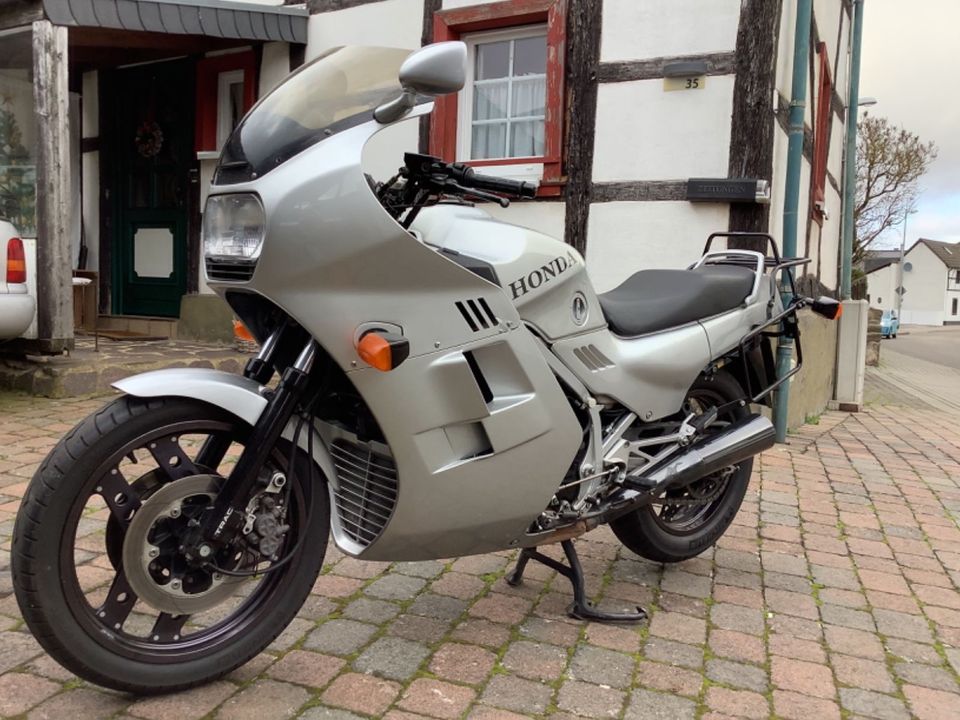 Honda VF 1000 F2 mit Oldtimer-Gutachten TÜV 11/24. in Mechernich