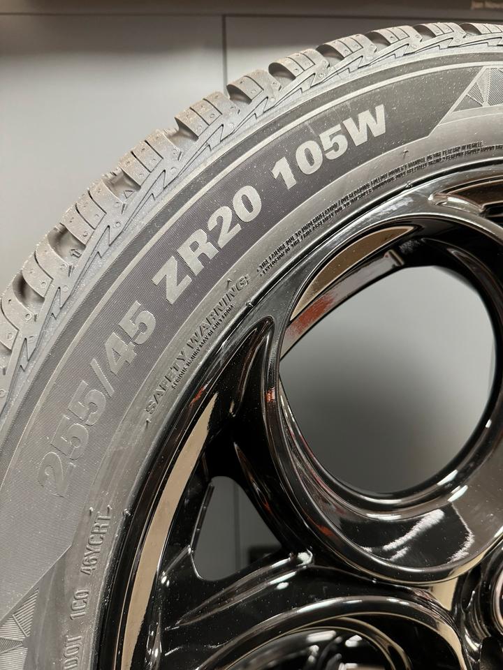20‘ Allwetter Räder Alfa Romeo Stelvio ABE 255/45/20 Kumho in Kuchen