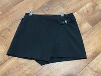 Shorts mit silberner Aplikation Sachsen - Geringswalde Vorschau
