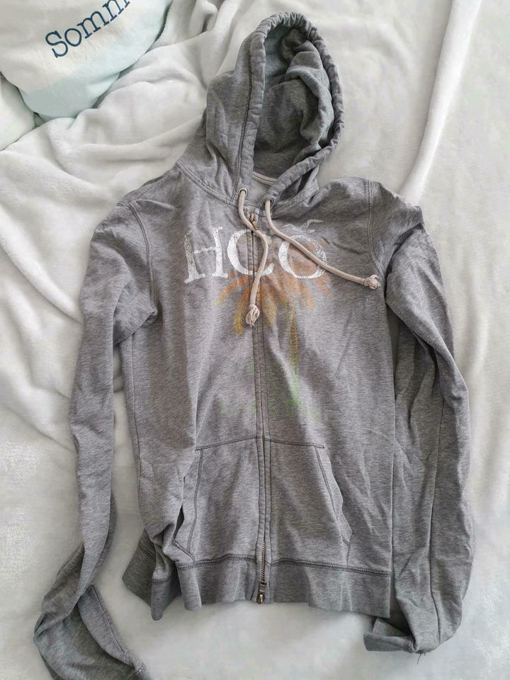 Hollister HCO Jacke Pullover Oberteil grau Hoodie in Stuttgart