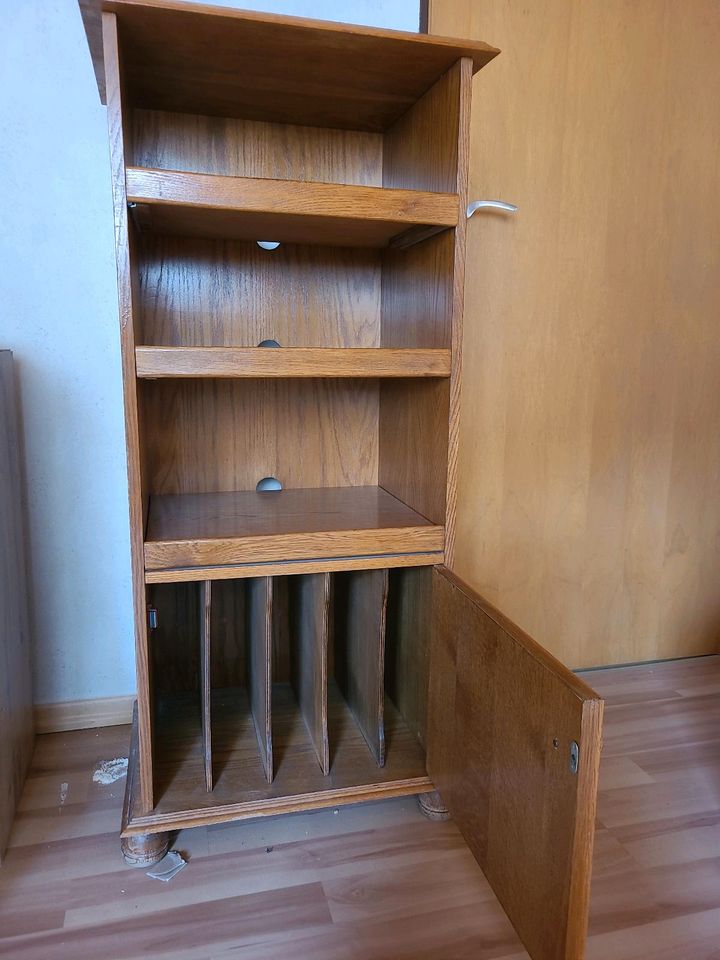 Wohnzimmerregal/schrank in Hungen