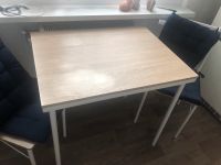 Tisch mit 2 passenden Stühlen Brandenburg - Wriezen Vorschau