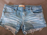 Kurze Shorts Jeanshose Niedersachsen - Walsrode Vorschau