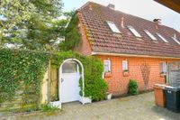Schöne, gepflegte Doppelhaushälfte mit Eigenlandgrundstück in Lübeck-Moisling zu kaufen Schleswig-Holstein - Lübeck Vorschau