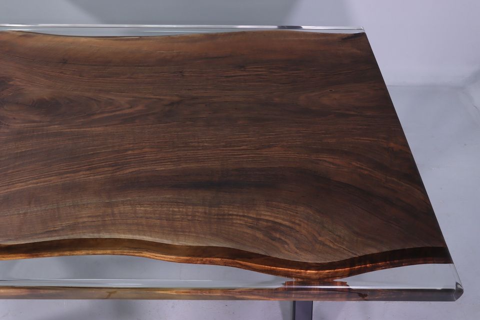 Einzigartiger Epoxidharz Tisch 160-90cm Nussbaum Esszimmer Tisch Artikel-Nr.: KB26 in Berlin