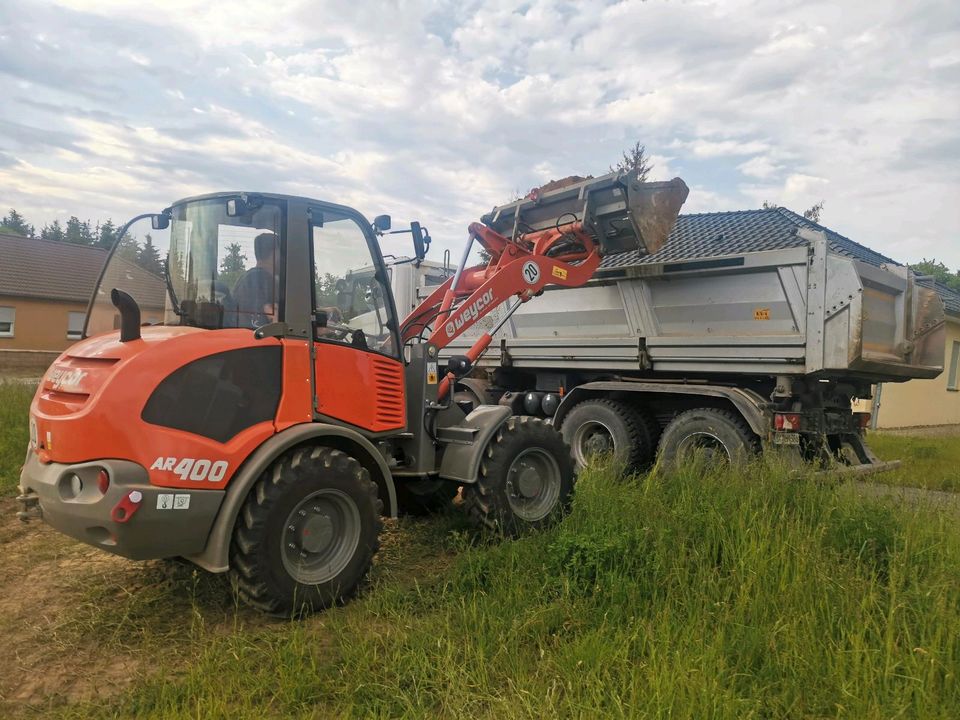 Wir liefern Kies Sand Splitt Mineralgemisch Schotter Lieferung in Emden (bei Haldensleben)