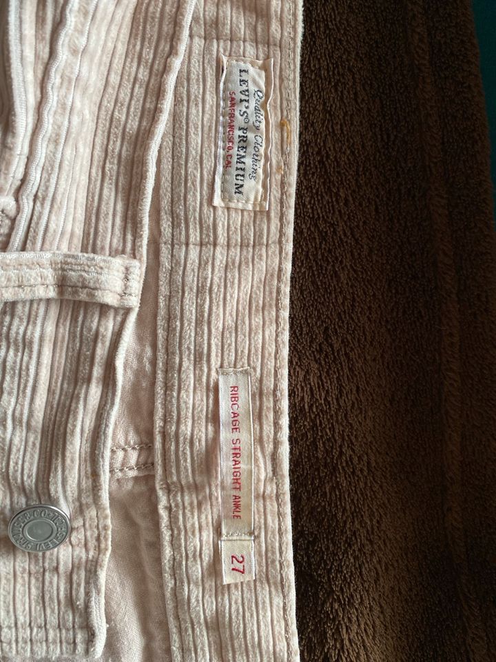 Levi‘s Cordhose Gr. 27 in Frankfurt am Main