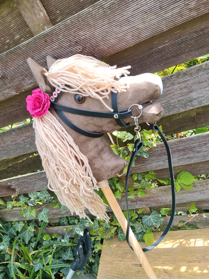 Hobby horse, hobbyhorse, Steckenpferd, hobbyhorsing.Handarbeit in Überherrn