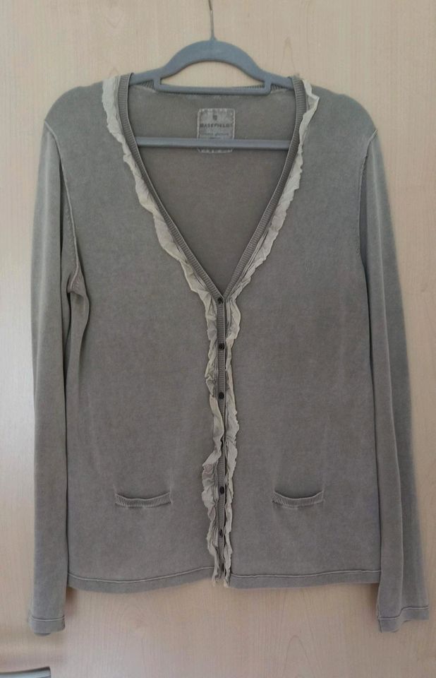 Basefield Strickjacke Pullover Größe XL leichte Qualität in Korbach