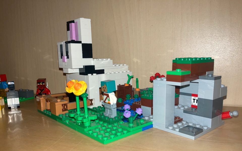 LEGO Minecraft 21181 Kaninchen-Farm und 21140 Hühner-Farm in Wiesbaden