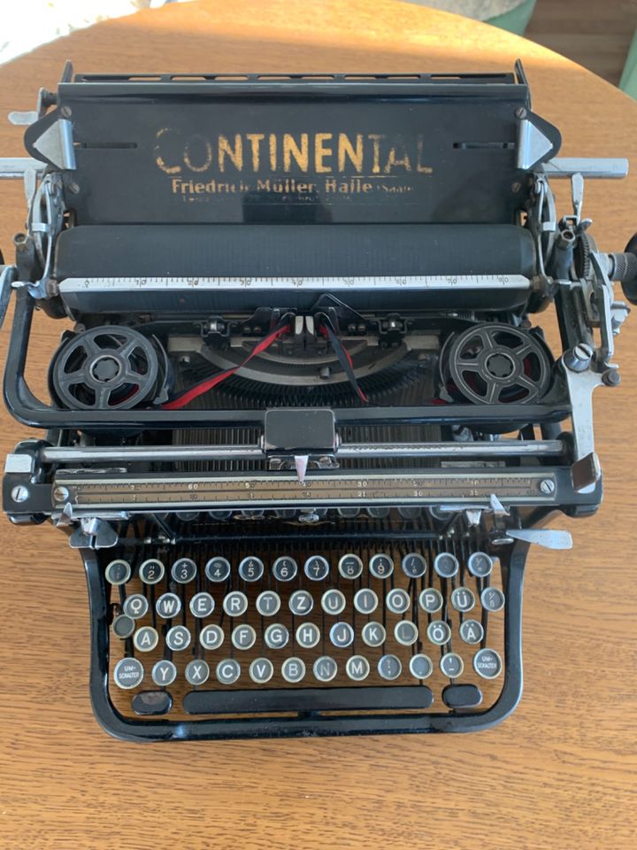 Schreibmaschine Continental, Baujahr 1934 in Halle
