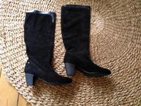 Stiefel, Wildleder, Gr. 39 NEU Niedersachsen - Göttingen Vorschau