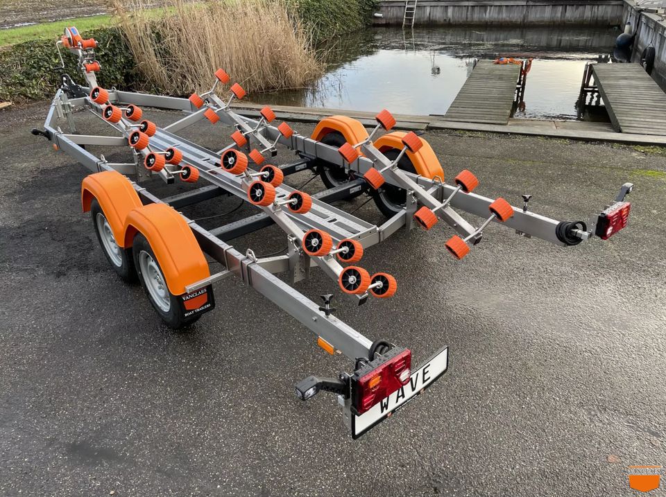 Vanclaes Trailer Excelleron Wave 2500 -13"- 650 gebremst 2 Achsen in Neustadt am Rübenberge