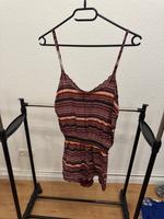 Neuer kurzer Jumpsuit mit Spitze Rot Orange Schwarz Neustadt - Gartenstadt Süd Vorschau
