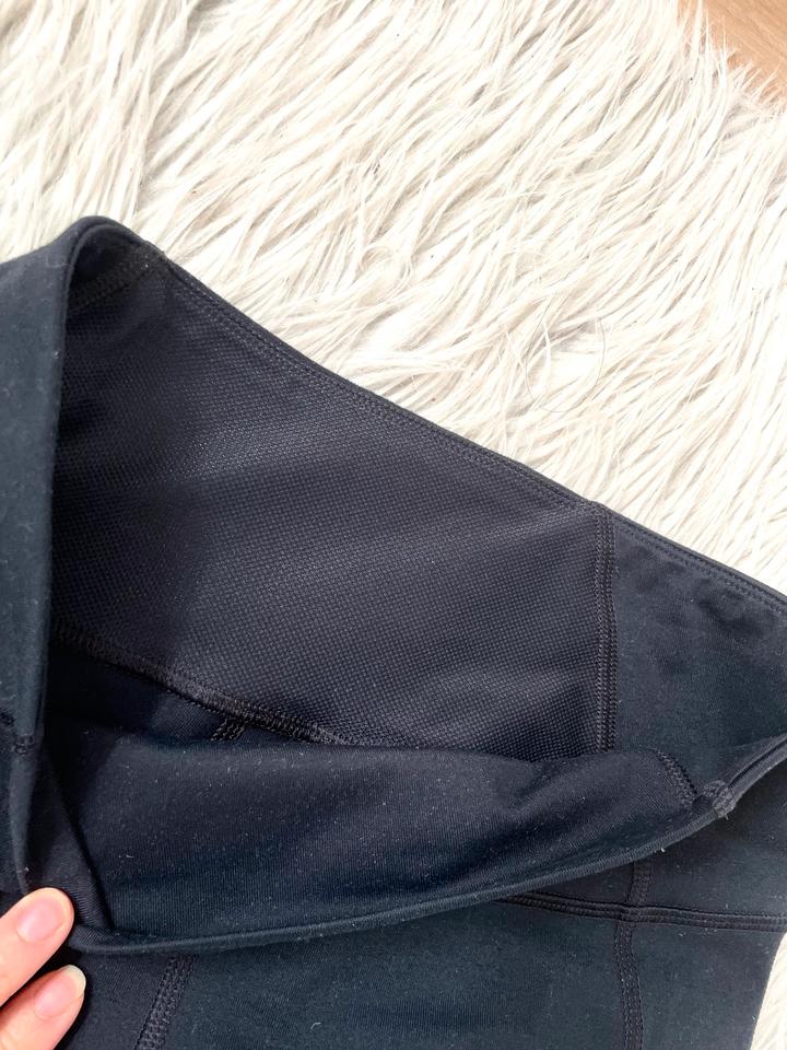 UA Leggings tights Tasche highwaist M gym squatproof cropped in Düsseldorf