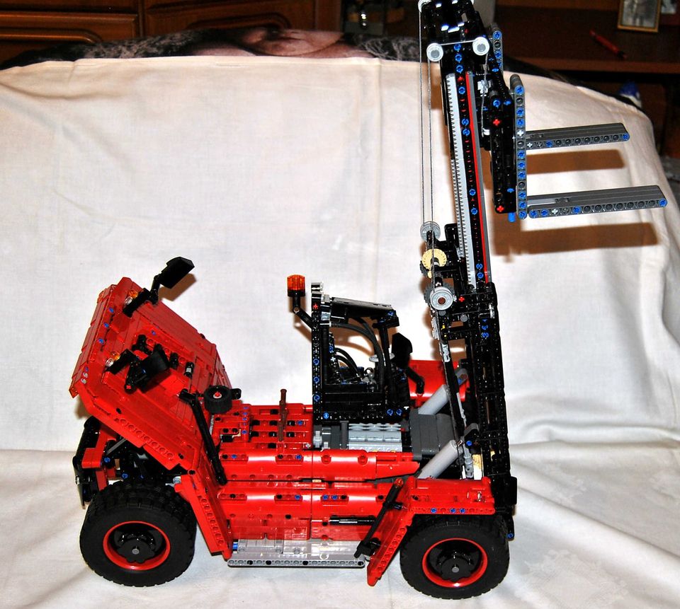 LEGO Technic Technik MOC Gabelstapler Motorisiert(27) in Leipzig