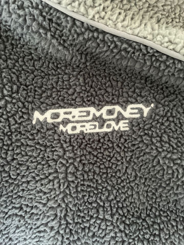 MoreMoney Morelove Flecce Jacke in Weilheim i.OB