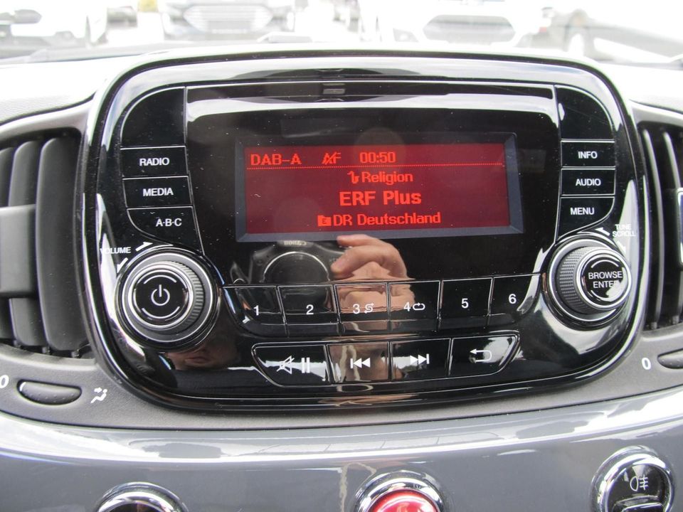 Fiat 500 Cult 1,0 Hybrid, Klima, DAB, Bluetooth, USB, in Welzheim