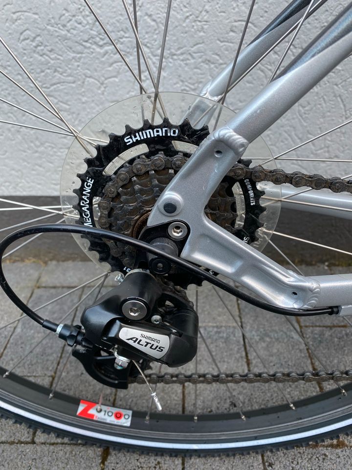 SPECIALIZED -Cross Trail Damen Aluminium in Essen