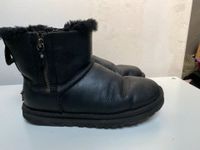 UGG Boots schwarz 38 Leder Zip Reißverschluss Niedersachsen - Isernhagen Vorschau