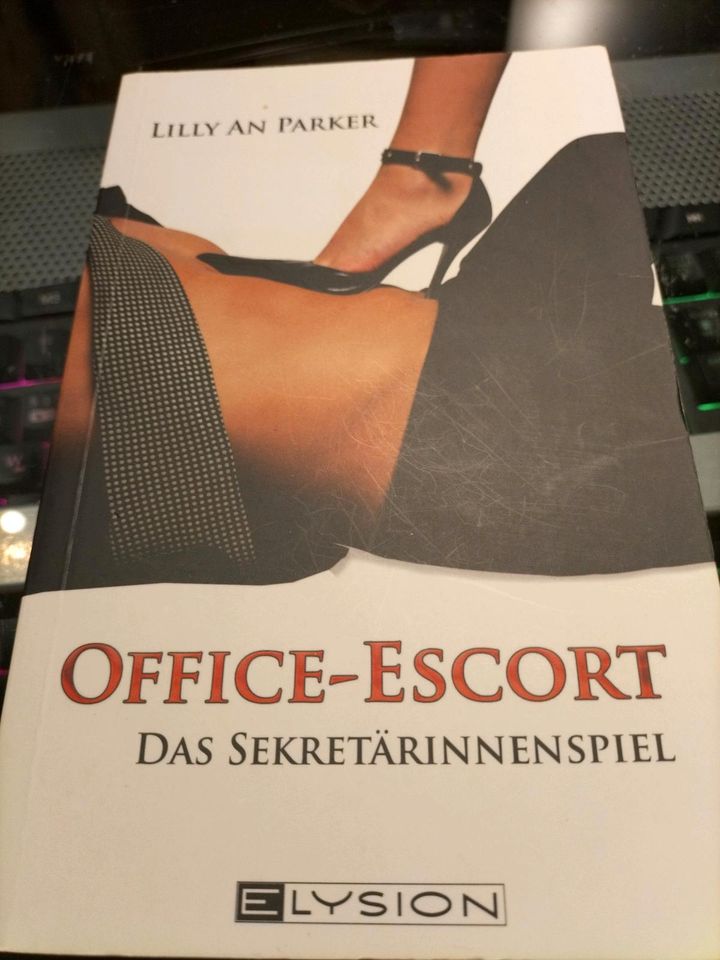 Erotischer Roman.  Office - Escort in Duisburg