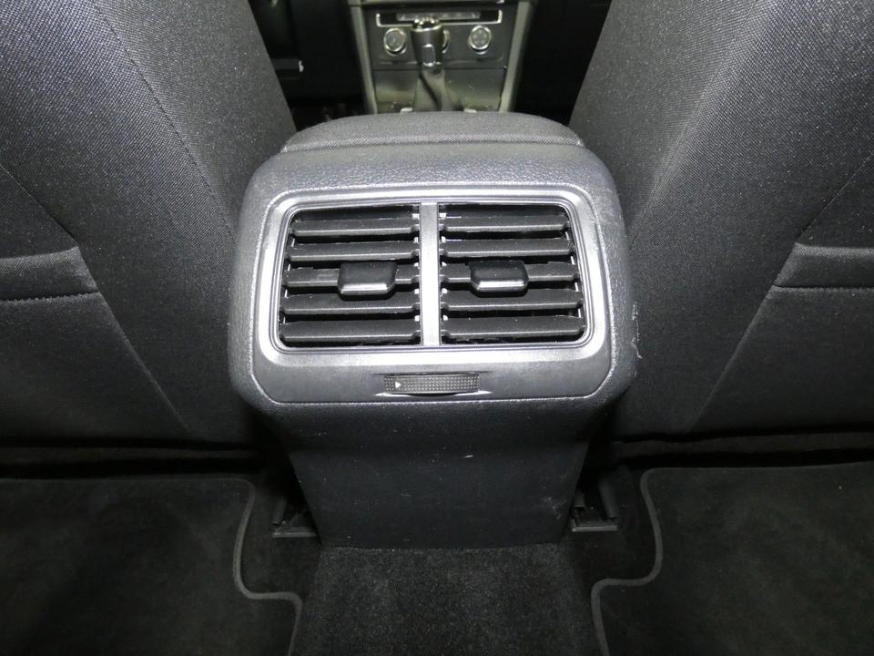 Volkswagen Golf VII 2.0 TDI Comfort.,Klima,Navi,LED,S-Heft in Dorfen