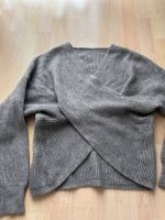 Pullover grau mit überkreuztem Design One Size wie S/M Hessen - Dietzenbach Vorschau