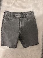 Divided Shorts 40 abgeschnitten Jeans- grau Niedersachsen - Celle Vorschau
