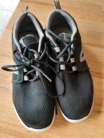 Hallenschuhe Laufschuhe Sneaker Gr.38 schwarz Turnschuhe Nordrhein-Westfalen - Hagen Vorschau