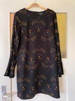 süßes Kleid von S. Oliver Gr. 36 schwarz gemustert mit langem Arm Bayern - Aschaffenburg Vorschau