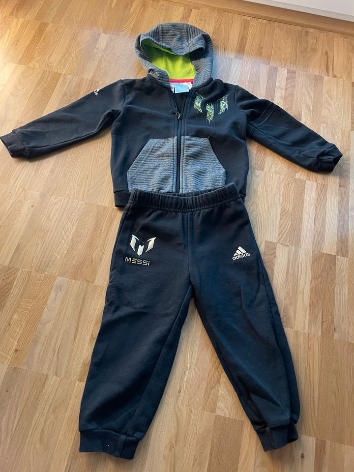 Adidas Trainingsanzug Messi in Hessen - Dietzenbach | Babykleidung Größe 86  kaufen | eBay Kleinanzeigen ist jetzt Kleinanzeigen