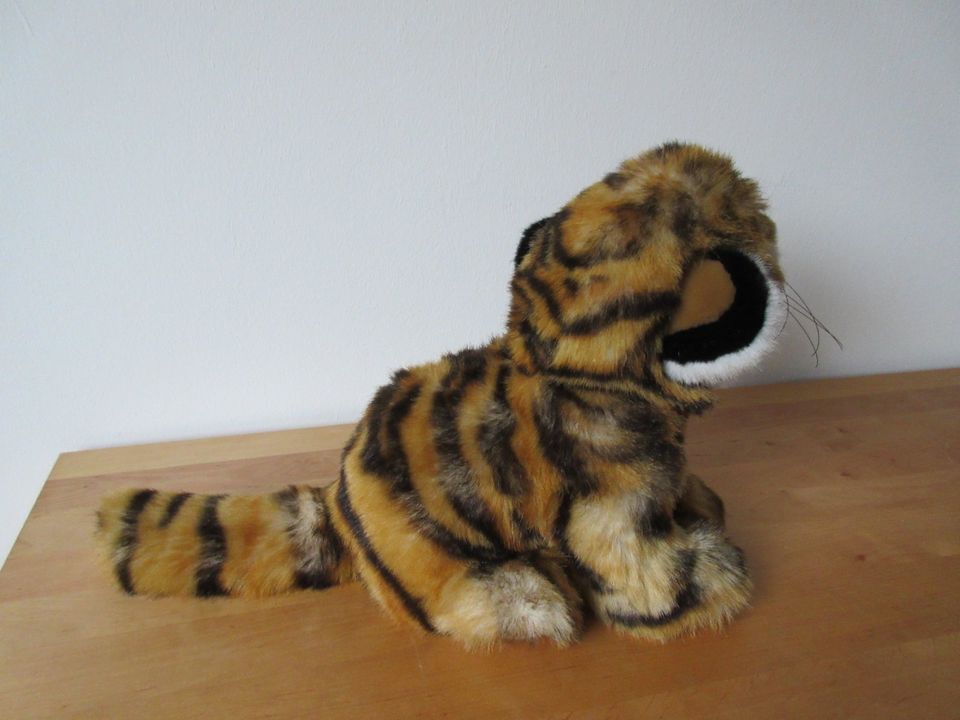 Steiff Tiger Radjah sitzend 30 cm mit KFS 066207 in Hamburg