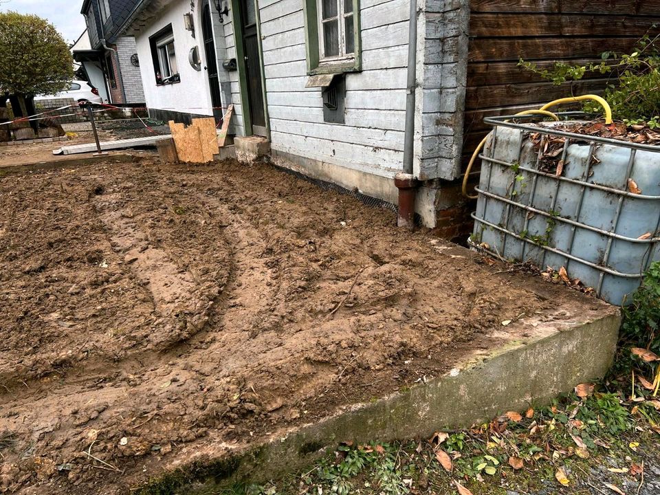 Erd und Baggerarbeiten Haustrockenlegungen Poolaushub in Lohmar