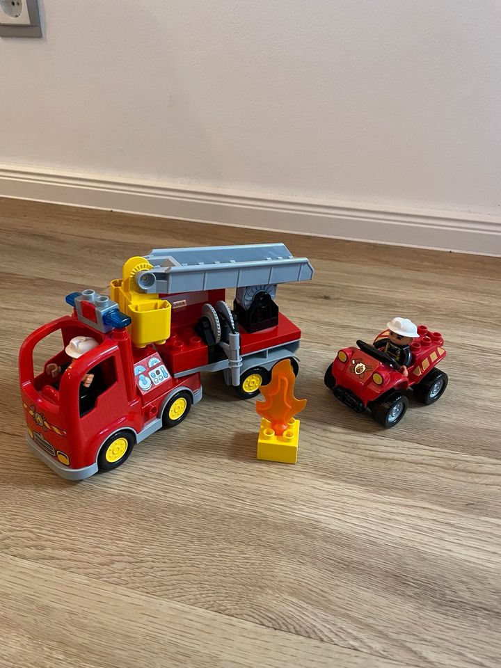 Lego Duplo Feuerwehr, Zoo, Tanklaster, Post, uvm in Norderstedt