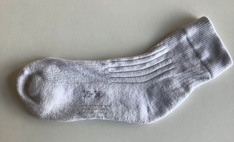 5 Paar Socken 100% BW weiß (Frottee) +schwarz dünn Gr. 34/35/36 in Vallendar