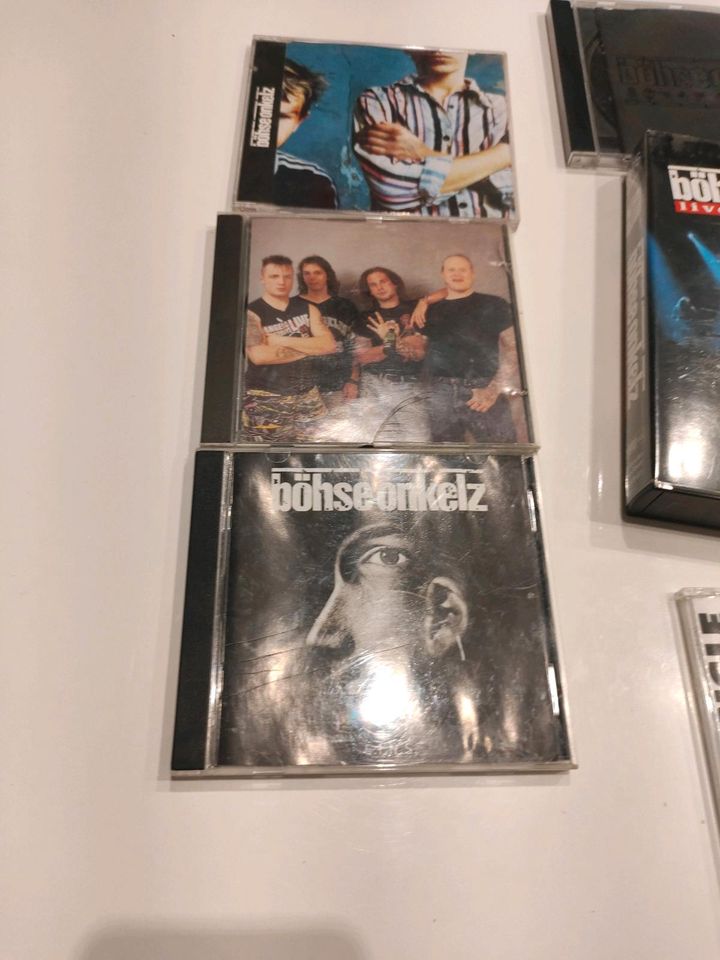 Böse Onkelz DVD und CD's nur zusammen abzugeben!! in Schladen