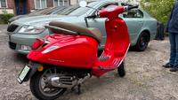 Vespa Primavera 50 rot mit Lenkerschloss Berlin - Köpenick Vorschau