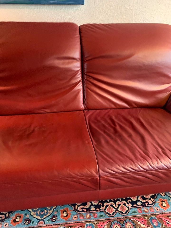 rotes Ledersofa / Récamiere / Couch von Ponsel (2-Sitzer) in Bocholt