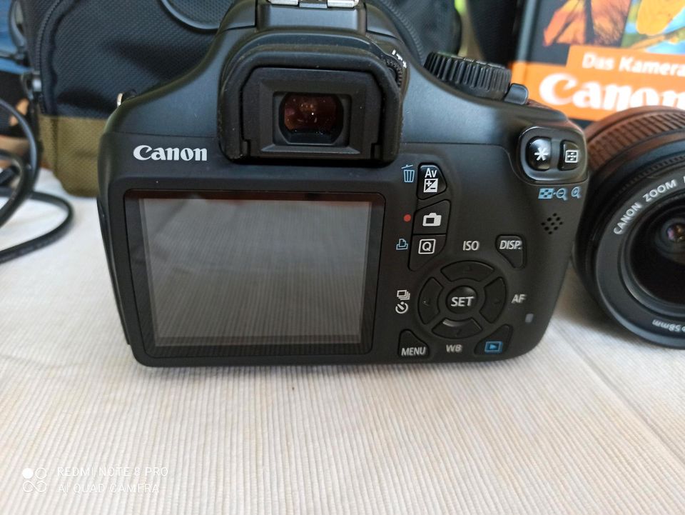 Canon EOS 1100D mit Zubehör neuwertig in Heist