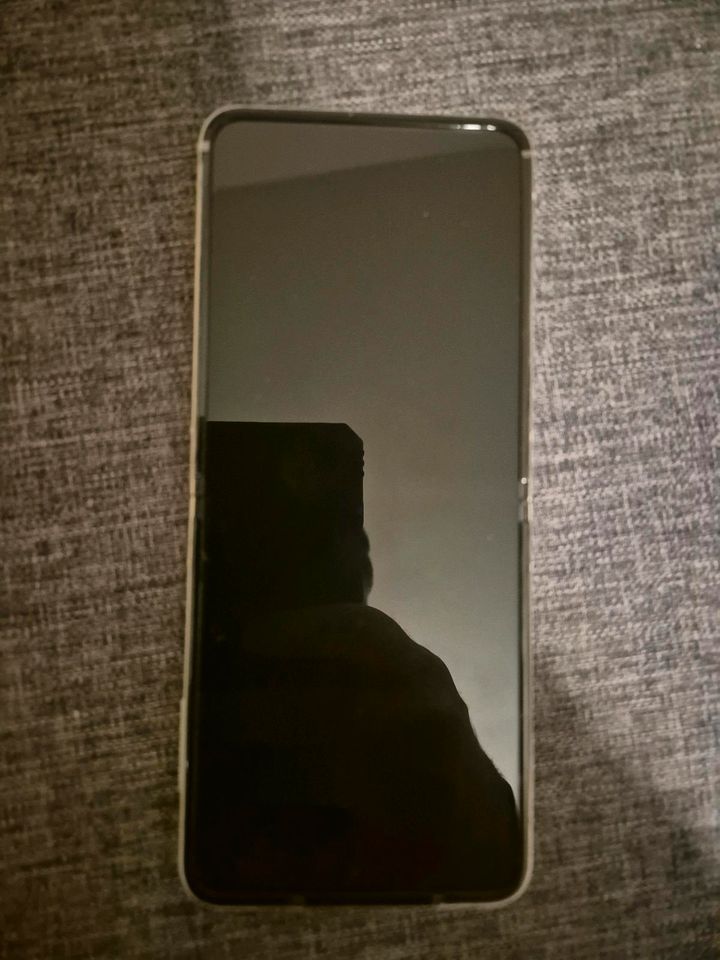 SAMSUNG Galaxy Z Flip 3  5g  128GB  Neu Repariert in Kaiserslautern