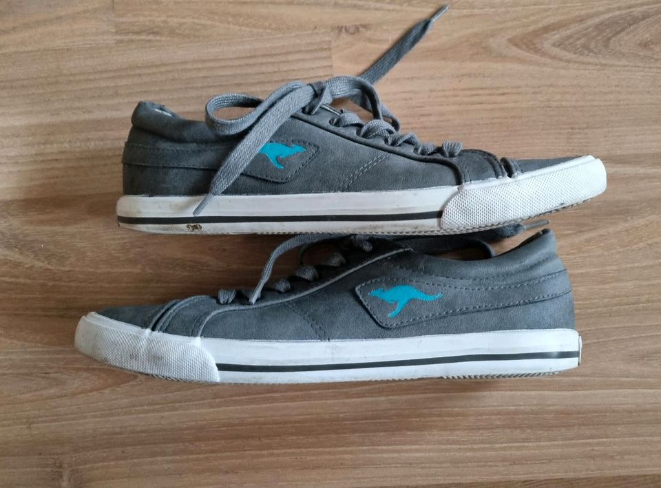 Sneaker von der Marke Kangaroos Grau Gr. 40 in Bremen